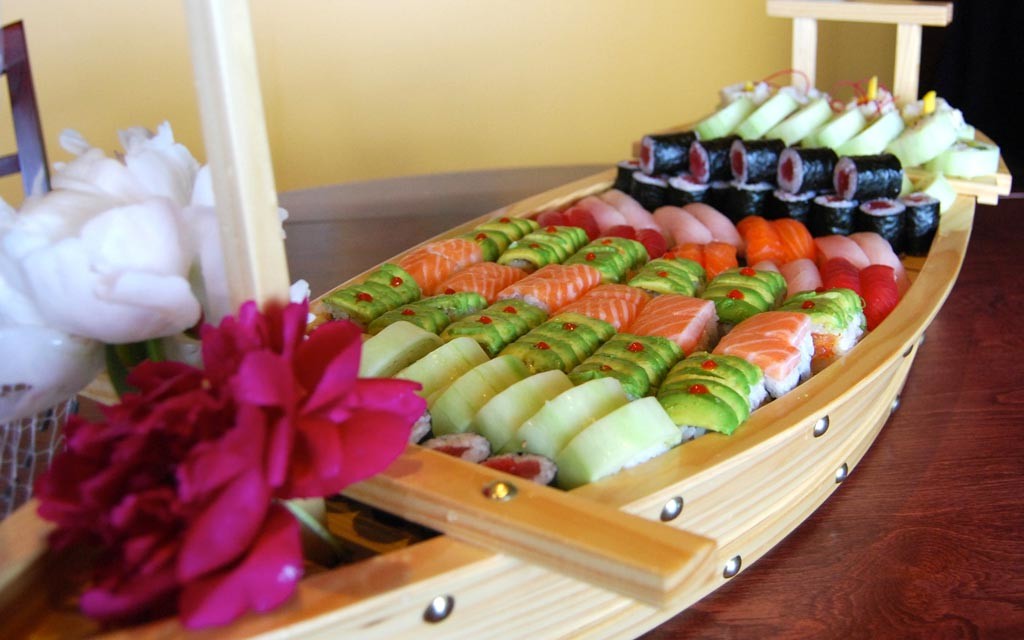 Catering Sushi Boat
